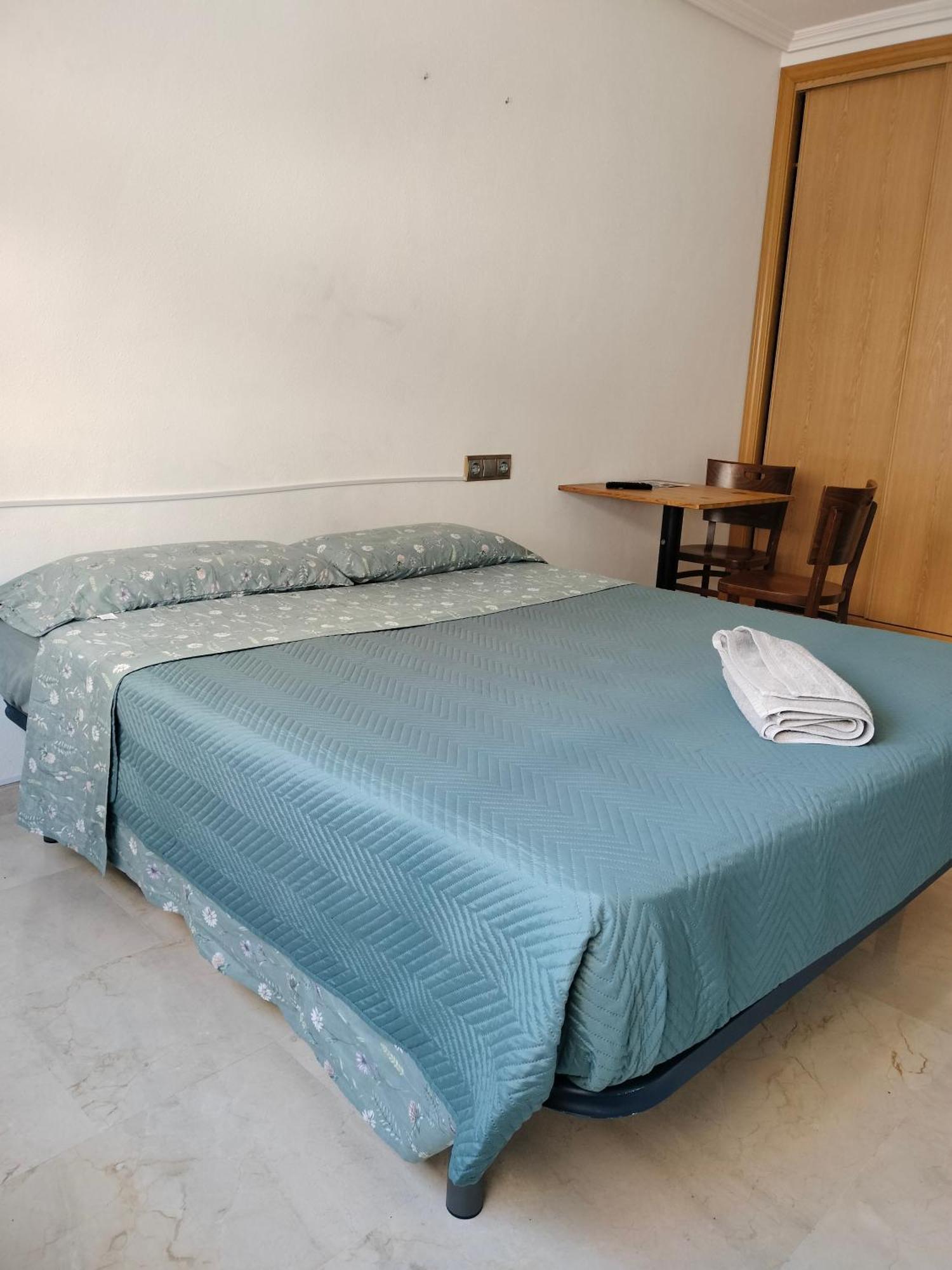 Appartamento Holiday Centre Deluxe Alicante Esterno foto